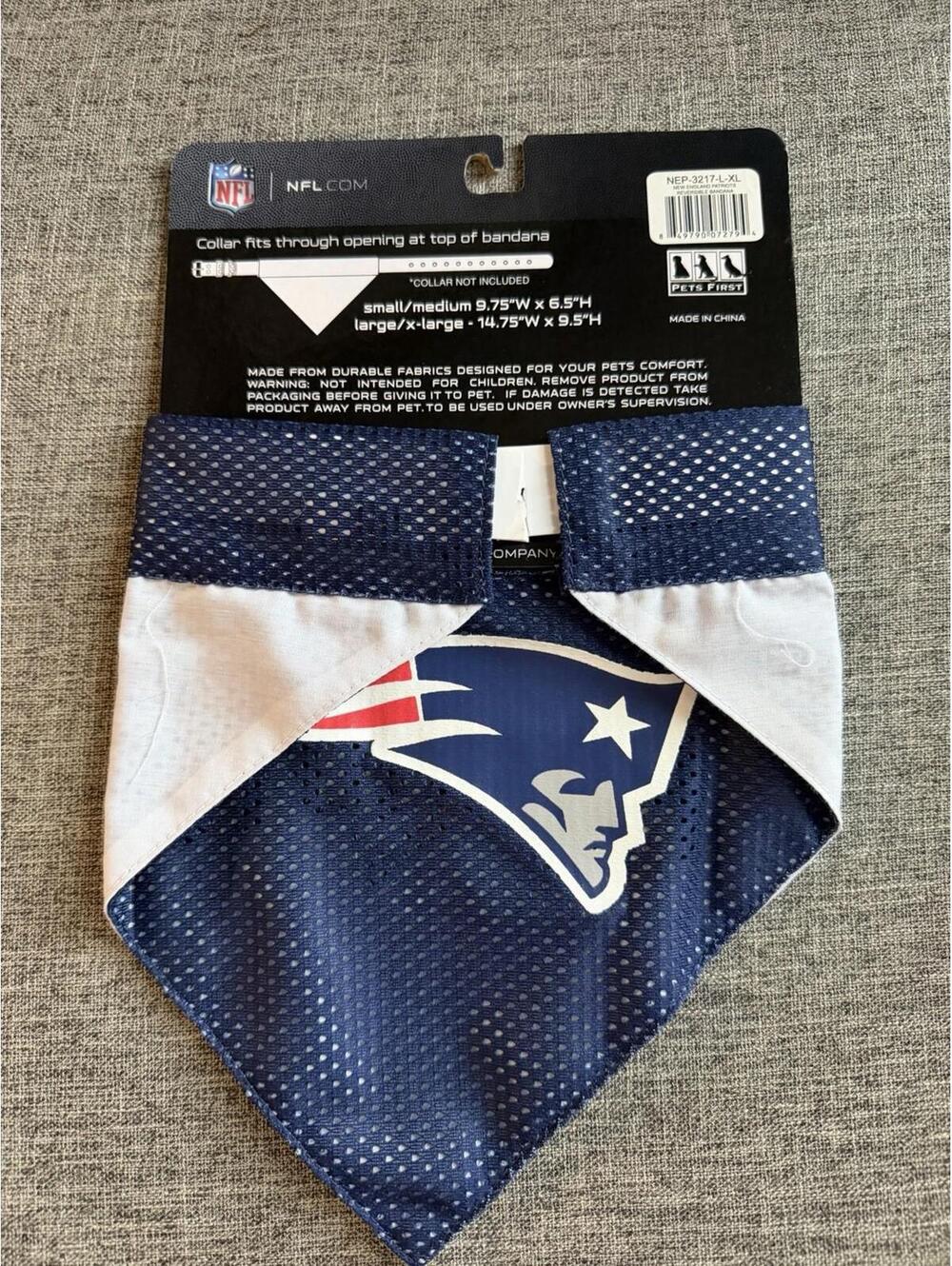 NFL New England Patriots Pet Bandana Reversible Home And Away Size L/XL NEW - Picture 4 of 5